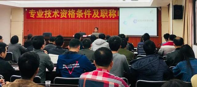 专业技术工作小结评职称（语文老师个人专业技术工作小结）