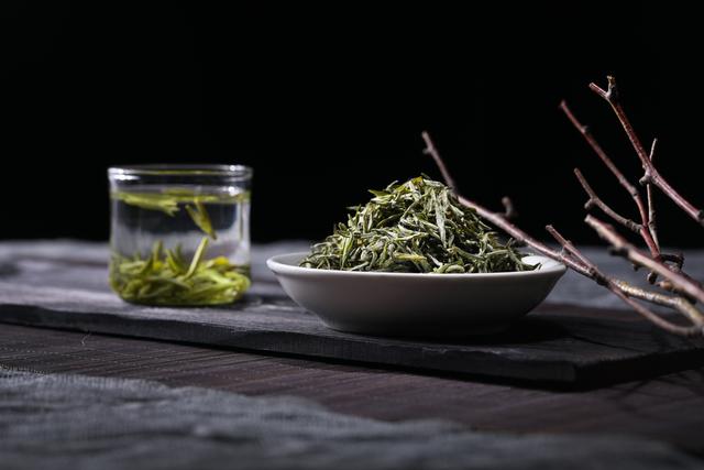 明前茶主要产自我国的什么地区（明前茶和雨前茶哪个更好）