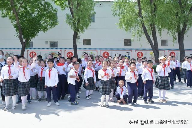 多人绑腿跑技巧（绑腿跑技巧身高排列）