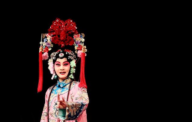 飞来的花瓣演唱形式（蝉虫歌演唱形式）