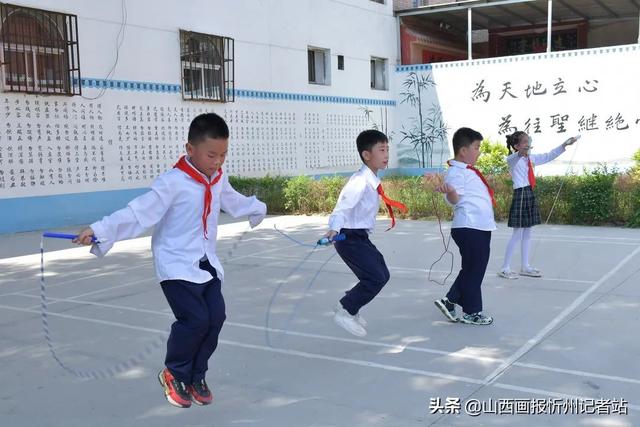 多人绑腿跑技巧（绑腿跑技巧身高排列）