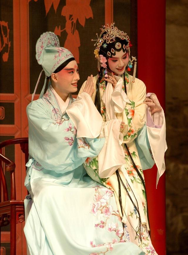 飞来的花瓣演唱形式（蝉虫歌演唱形式）