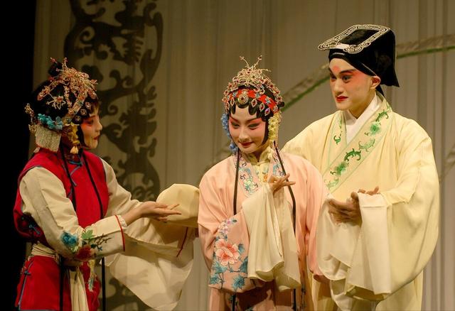 飞来的花瓣演唱形式（蝉虫歌演唱形式）