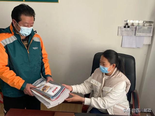 工作交接邮件怎么写给领导（离职工作交接邮件怎么写）