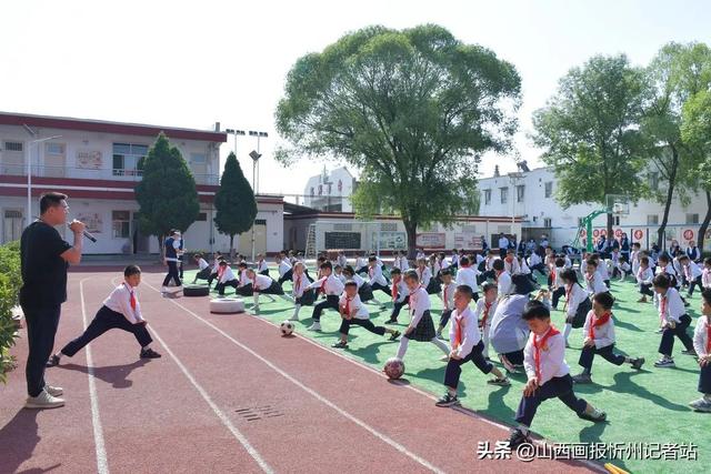 多人绑腿跑技巧（绑腿跑技巧身高排列）