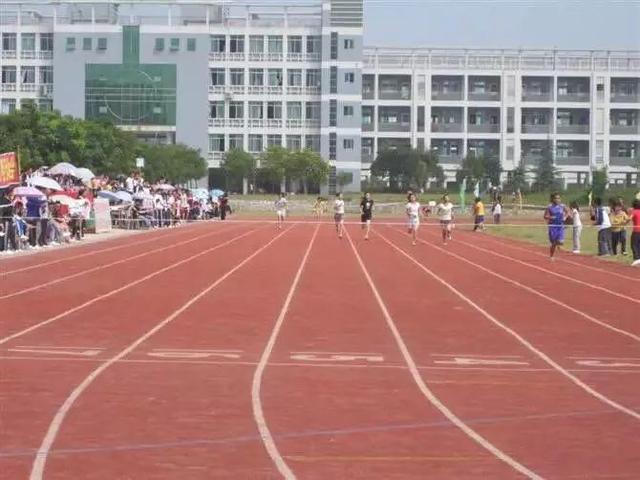 高三班级口号16字押韵励志，高三班级口号16字押韵励志高考！