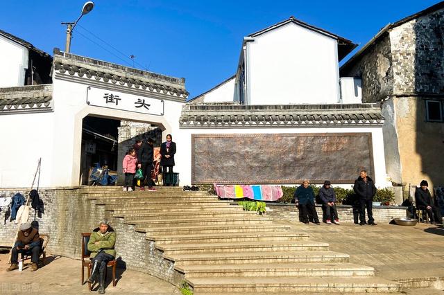 圪蹴怎么读音，平凡的世界圪崂怎么读